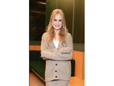 Забравете дънките, полата на Никол Кидман (както и жилетката) отива на всичко