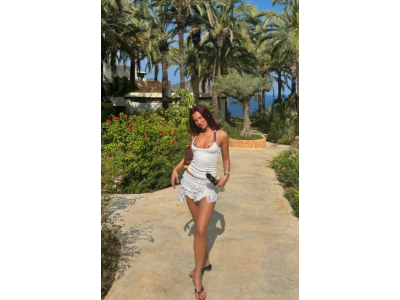 Dua Lipa потвърждава завръщането на тенденцията на миниполите