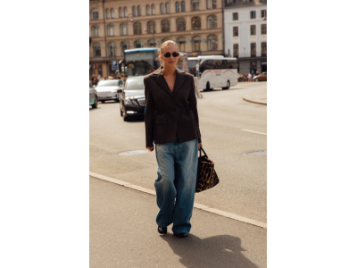 Дънки и блейзър - стилната и надеждна комбинация в 6 модерни идеи за облекло за есента на 2024 г.v