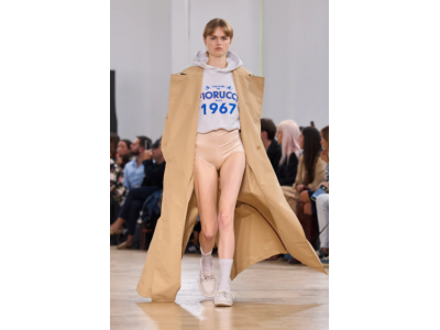 Ревюта на Fiorucci на Седмицата на модата в Милано: деним, ангели и потникът от 1967 г.