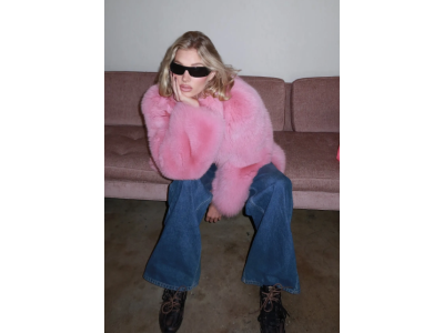 Якето от изкуствена кожа е истинската звезда на зима 2025. За топла и смела мека визия.