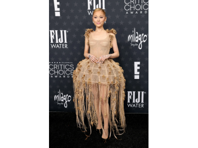 Скъпоценната рокля Dior Haute Couture на Ариана Гранде на наградите Critics Choice Awards 2025 е изисквала 3 800 часа работа