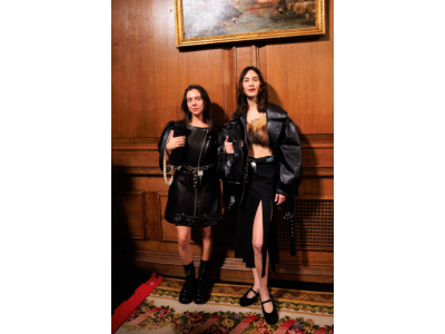 Simone Rocha преразказва баснята „Зайчето и костенурката“ за своето модно ревю есен-зима 2025-2026.