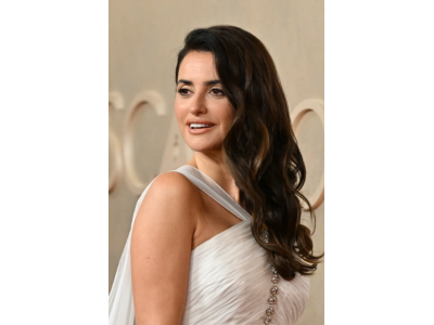 Пенелопе Крус на церемонията по връчването на наградите „Оскар“ 2025 представя булчинската тенденция за следващия сезон 