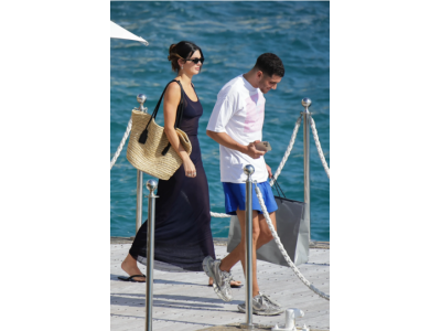 Сламената чанта е летен аксесоар с лесна елегантност: 9 модерни модела, които ще носите навсякъде.