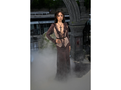 Благодарение на Джена Ортега, тази характерна тенденция от 2000-те години се завръща