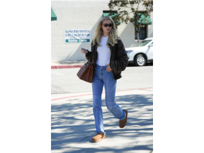 Сезонът на Ugg е официално открит… благодарение на Елза Хоск.