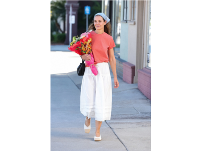 Кейти Холмс показва каква ще е най-модерната дълга пола за лято 2026 г.