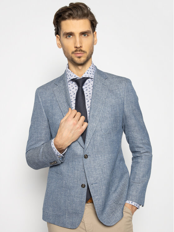 Сака и костюми