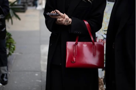 Аксесоари и стилове в уличен стил на Fashion Week NY 7