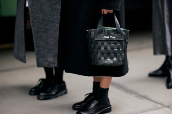 Аксесоари и стилове в уличен стил на Fashion Week NY 14