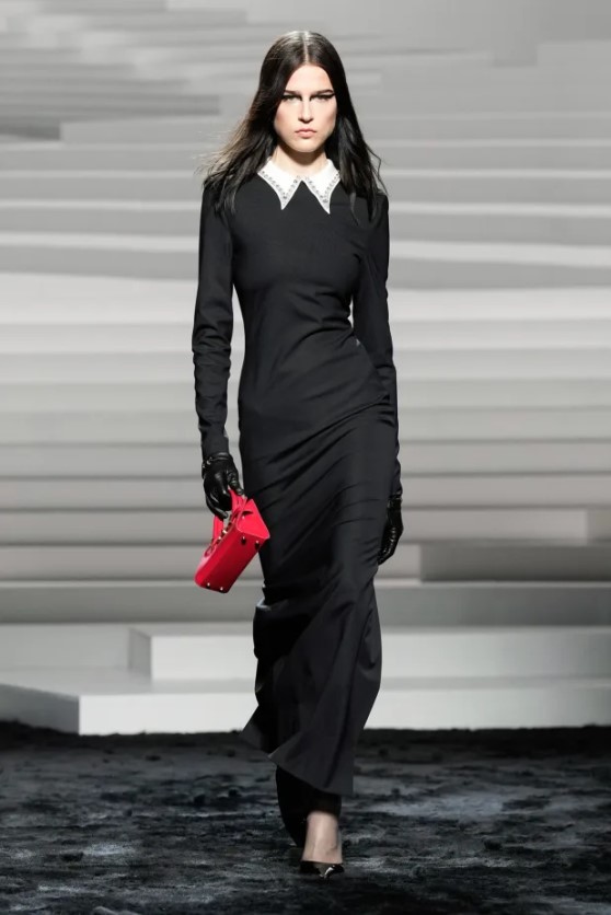 Versace Fall-Winter 2024 - оутфит с пънк привкус