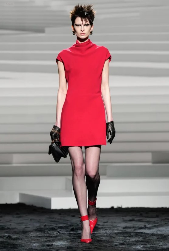 Versace Fall-Winter 2024 - оутфит с пънк привкус