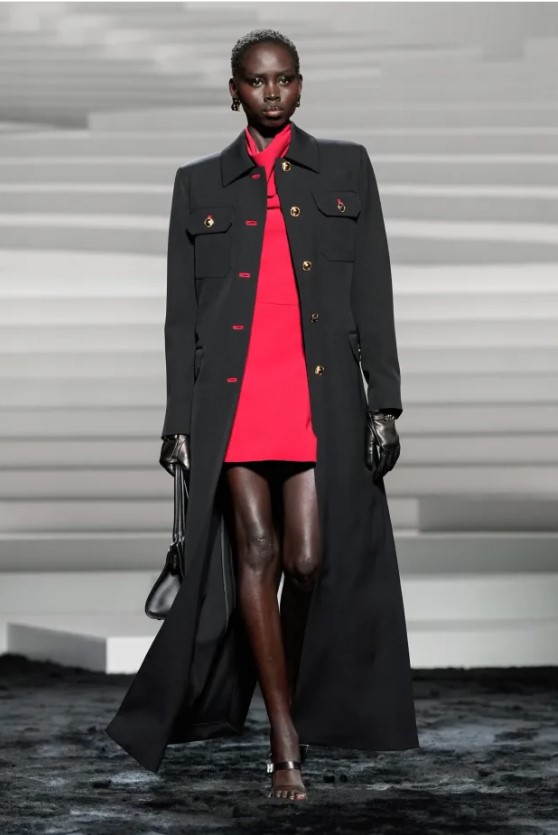 Versace Fall-Winter 2024 - оутфит с пънк привкус