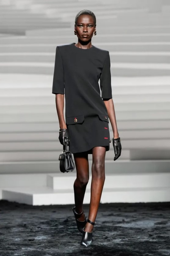 Versace Fall-Winter 2024 - оутфит с пънк привкус